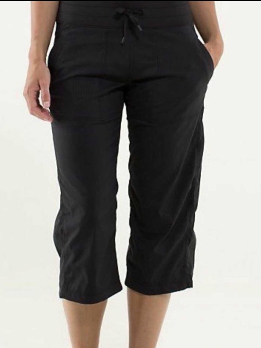 Lululemon Black Women's Cropped Drawstring Pants